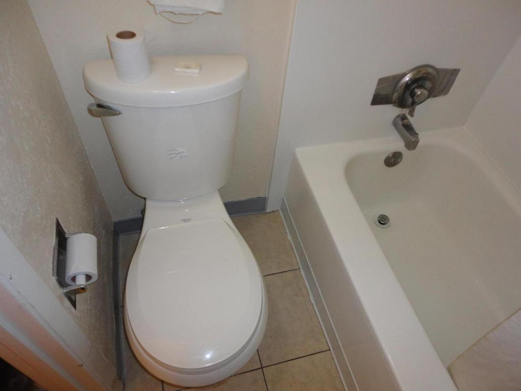 Americas Best Value Inn Battle Creek Rom bilde